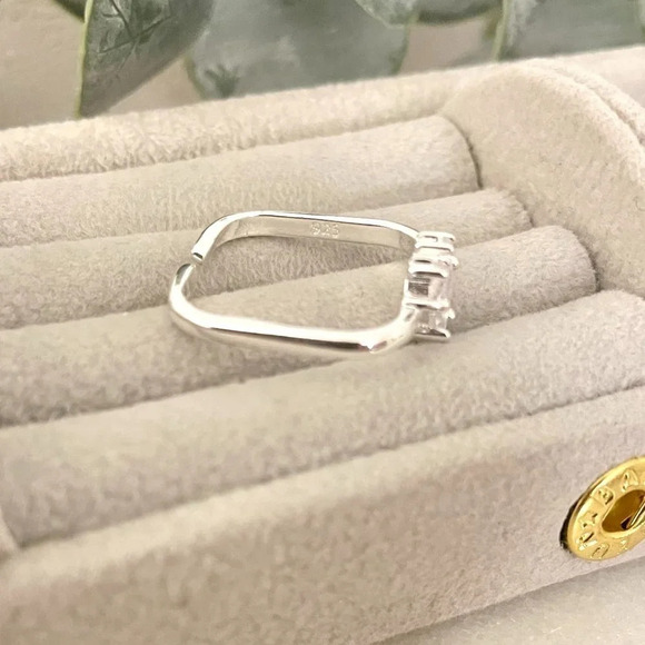 925 Sterling Silver CZ Diamond Heart Square Ring Dainty Minimalist Ring - Picture 8 of 8